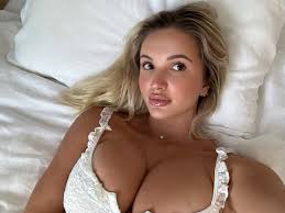 Victoria Campbell в X: „say hi or no nudys for u t.cofIC36V0Q4K“   X