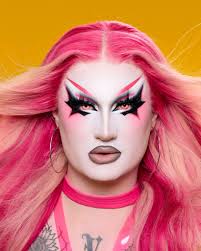 What would you name this look? I called it the queen of the broken hearts