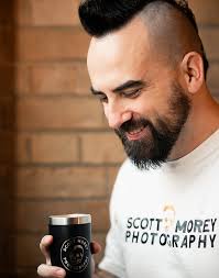 Meet your Alternative Photo & Video Team