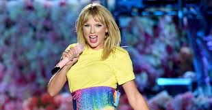 Definition from wiktionary, the free dictionary. Ù‡Ù„ Ø­ØµÙ„ ØªØ§ÙŠÙ„ÙˆØ± Ø³ÙˆÙŠÙØª Ø¹Ù„Ù‰ ÙˆØ´Ù… ØªØ­Ù‚Ù‚ Ù…Ù† Ø§Ù„Ø¹Ù…Ù„ Ø§Ù„ÙÙ†ÙŠ Ø§Ù„Ø¹Ù…Ù„Ø§Ù‚ Ø¹Ù„Ù‰ Ø¸Ù‡Ø±Ù‡Ø§ ÙˆØ³Ø§Ø¦Ù„ Ø§Ù„ØªØ±ÙÙŠÙ‡