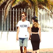 I Got A Pocket Got A Pocket Of Sunshine I Got The Sunshine In My Pocket Got That Good Song In My Feet Can T Stop The Feeling Vlerk 9lemons Busjetra In 2020 Sunshine In My Pocket My Pocket Fashion