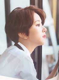 There is a huge variety of short haircuts that a korean woman can adapt and there is no need for her to stick to a constant boring hairstyle. 15 Female Idols Who Prove Short Hair Is Beautiful Koreaboo