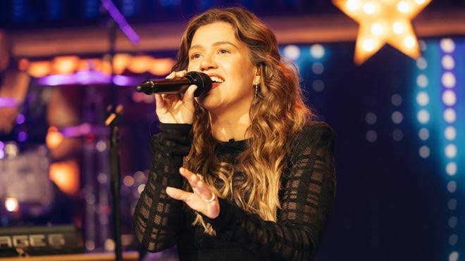 Kelly Clarkson delivers jaw-dropping 'Golden' Kellyoke on show finale