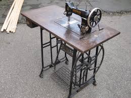 Mundlos Alte Tretnahmaschine Gussgestell Nahmaschine Mit Zubehor In In Nordstemmen Ebay