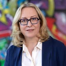 EWE receives 450m loan from European Investment Bank (EIB) for power grid  expansion On the occasion of 25th anniversary of the EIB representation in  Berlin, I had the pleasure to sign a