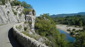 Organisez votre séjour dans les cévennes d 'ardèche, proche du bois de paîolive et des gorges du chassezac et de la caverne du pont d'arc. Radwandern Frankreich Zentralmassiv Hugel Und Schluchten Der Ardeche E Bike
