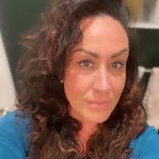 Randi Dorr's Instagram, Twitter & Facebook