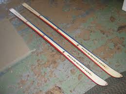 Equipe embodies identifiable parts of the car (gaskets, pistons, timing chains, gauges, and other made according to the strictest standards of excellence, each equipe line has its own unique body. Vtg Rossignol Equipe Suisse Hollow Core Fiberglass Downhill Race Skis Unmounted