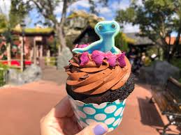 Giardini segreti and petit garden. Review Frozen 2 Bruni Chocolate Cupcake Is The Cutest New Dessert At Epcot Wdw News Today