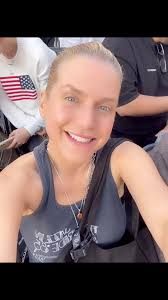 Stunning Show @adele !! #🤩 Freitagabend in München Premiere von ADELE! Es  war unfassbar!! Was für eine atemberaubende Frau, unendlich großartige  Stimme, witzig, herzlich und liebevoll… Es war so ...