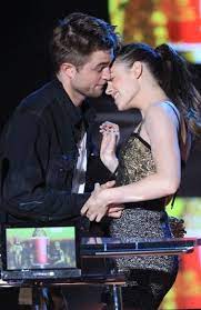 Nick cassavetes nu a fost prima alegere pentru regizor. 9 Motive Sa Credem Ca Robert Pattinson Si Kristen Stewart Sunt Impreuna 2
