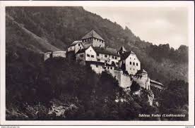 Dafür wurden alle sehenswürdigkeiten mit plaketten versehen, die in deutsch, englisch und der für sehbehinderte menschen lesbaren brailleschrift beschriftet sind. Briefe U Dokumente Liechtenstein 1933 R Karte Schloss Vaduz Mit 3 Farben Frankatur Zu 85 87 Mi 95 97 Mit O Vaduz 24 Viii 33 Nach Dietikon
