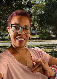 Meet Farrah Johnson AKA @princessjay2222! This young author used her  personal health challenges as the inspiration for her new children's book,  The Lucky Little Ladybug. 🐞 DM her to buy a copy.