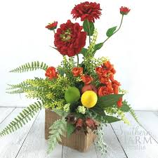 Are you like most people that forget to water them or have a brown thumb? Diy Summer Silk Flower Arrangement For Beginners Southern Charm Wreaths