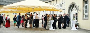 Hochzeit In Der Vorburg Schloss Hardenberg Jen Partyservice Und Catering Velbert