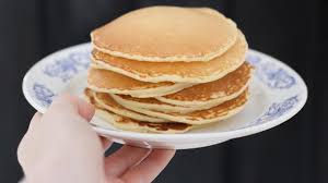 Terbuat dari tepung terigu yang dicampur telur membuat rasanya enak dan lezat. Cara Membuat Pancake Sederhana Di Rumah Lembut Dan Mudah Dipraktikkan Lifestyle Liputan6 Com