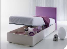 Scegliere letto singolo con contenitore può risultare complicato se non si hanno le giuste informazioni nel settore vista l'ampia gamma di articoli, quindi anche virando verso articoli del tutto più economici vi è sempre un elevato standard viste le varie recensioni di chi ha già acquistato i suddetti prodotti e. Giroletto In Legno Con Contenitore E Testiera Imbottita