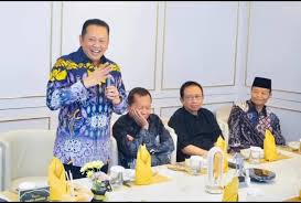 Pimpinan MPR dan DPR RI 1999-2024 Resmi Bentuk Forum Kebangsaan, Perkuat Persatuan dan Kesatuan, JAKARTA – Anggota DPR RI sekaligus Ketua MPR RI ke-15 dan Ketua DPR RI ke-20, Bambang Soesatyo, ...