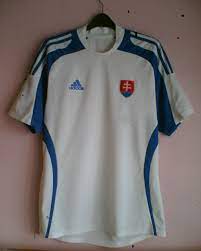 As one of the youngest national teams in the world, splitting from czechoslovakia in 1993, slovakia have only qualified for two major national tournaments. Slovakia Weg Fussball Trikots 2008 2009