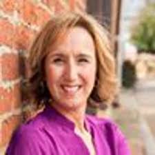 Lisa Quist's Instagram, Twitter & Facebook