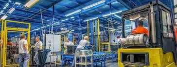 Pengertian perusahaan manufaktur adalah jenis perusahaan yang mengaplikasikan mesin, peralatan dan tenaga kerja untuk mengolah bahan mentah menjadi barang jadi yang bernilai jual. Sistem Produksi Pengertian Jenis Tujuan Dan Contohnya