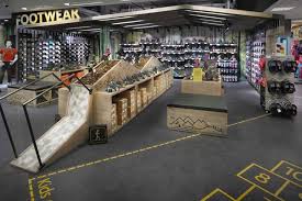 Ultimate Outdoors Concept Store By Briggs Hillier Preston Uk Schuhgeschaft Design Ladenbau Neubau