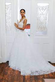 Amsale Bridal Printemps Ete 2021 Defile Vogue Paris Robe De Mariee Mannequins Jour De Noces