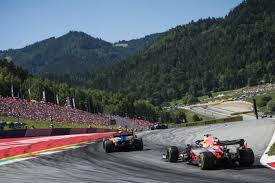 Ursprünglich war der beginn für 15.00 uhr geplant gewesen. Spielberg Macht S Moglich F1 Fans Sind 2021 Wieder Live Dabei Projekt Spielberg