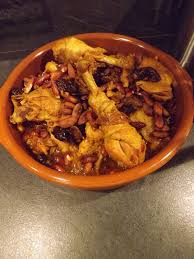 Tajine De Poulet Aux Pruneaux Abricots Amandes Figues Et Safran Tajine Poulet Recette Tajine Poulet Et Poulet Aux Pruneaux