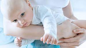 How To Hold A Baby 3 Ways To Hold A Baby That Calm Fussing Happiest Baby