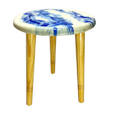 There is no specific size to a standard coffee table. Wai Coffee Table Bedside End Table Round Three Foldable Legs Resin Glossy Art Attractive Standard Size For Home Resort Living Room Sitting Stool Height 15 Inches Top Size 16 Inches Amazon In Home Kitchen