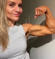 Aleesha Young's Instagram, Twitter & Facebook