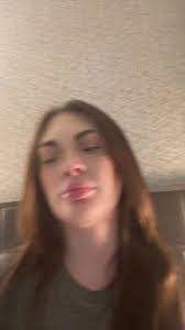 Lea Lindsay's Instagram, Twitter & Facebook