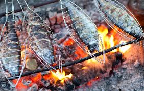 Si sa, per fare una buona grigliata occorre comprare la carne buona, ma assolutamente non basta! Come Cucinare Il Pesce Alla Griglia In Modo Perfetto Sale Pepe