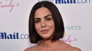 Donna Hilbert's Instagram, Twitter & Facebook