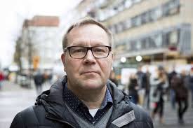 Koko EU:ssa väännetään viisareita sunnuntaina