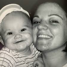 Jeanine Phelps's Instagram, Twitter & Facebook