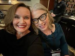 Lisa Cripps's Instagram, Twitter & Facebook