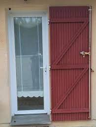 Fixation et assemblage, portes, fenêtres et ameublement, sécurité des accès et des biens, rangements et accessoires… rien ne manque dans le rayon quincaillerie de gedimat. Realisation D Un Volet Pour Une Porte Fenetre Avec Serrure 3 Points Integree Kaovia