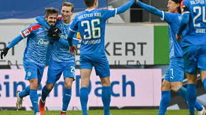 Bundesliga heute live im tv verfolgen. Kiel Defends Championship Lead Hsv Wins Teller Report