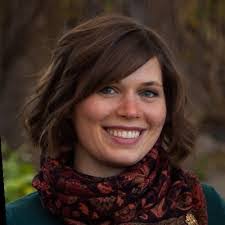 Larissa Skinner's Instagram, Twitter & Facebook