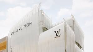 The villa consists of 3 separate bedrooms, 1 bathroom and a living room. Louis Vuitton S Flagship Osaka Store Covered In Curving Glass Sails