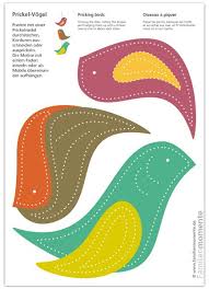 Prickelmotive Zum Aufhangen Prickeljeden Moment Wertvoll Gestalten Paper Crafts For Kids Diy Baby Mobile Crafts