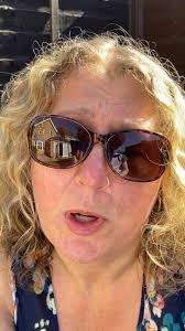 Kerry Collier's Instagram, Twitter & Facebook