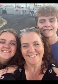 Just now getting home and before I turn In for the night I'd like to share  some prayer requests and updates for you: Please continue to pray for Lee  and Janice Willetts.