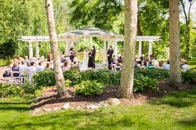 Amy And Nick Outdoor English Inn Wedding Photographs Michigan Wedding Venues Michigan Wedding Photographer Michigan Wedding