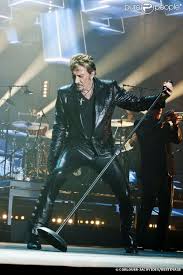 Manuel Valls Son Epouse Anne Gravoin Sur Scene Avec Johnny Hallyday Johnny Hallyday Photo Johnny Hallyday Concert