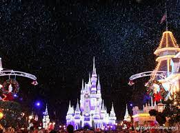 The first question people usually ask about visiting walt disney world around the holidays is when do the disney world christmas decorations go. When Does Disney World Start Putting Up Its Christmas Decorations The Disney Food Blog