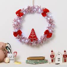 Le soir de noël a lieu le grand repas de noël. Idees Pour Realiser Soi Meme Des Couronnes De Noel Luminal Park