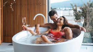 Preparare un bagno romantico è un'occasione per trascorrere dei momenti intimi e rilassanti con il partner. Hotel Con Spa In Camera La Top Ten Del Trentino Pg Magazine